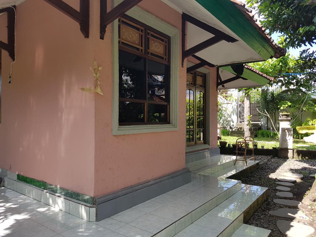 Villa Bale Seni Матарам Экстерьер фото