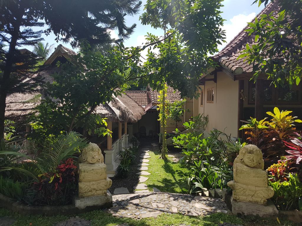 Villa Bale Seni Матарам Экстерьер фото