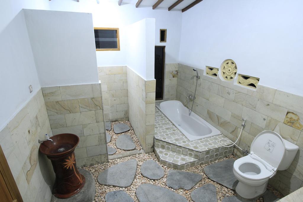Villa Bale Seni Матарам Экстерьер фото
