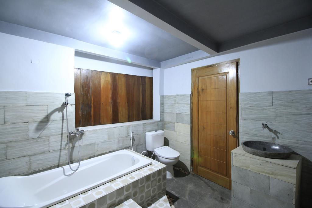 Villa Bale Seni Матарам Экстерьер фото