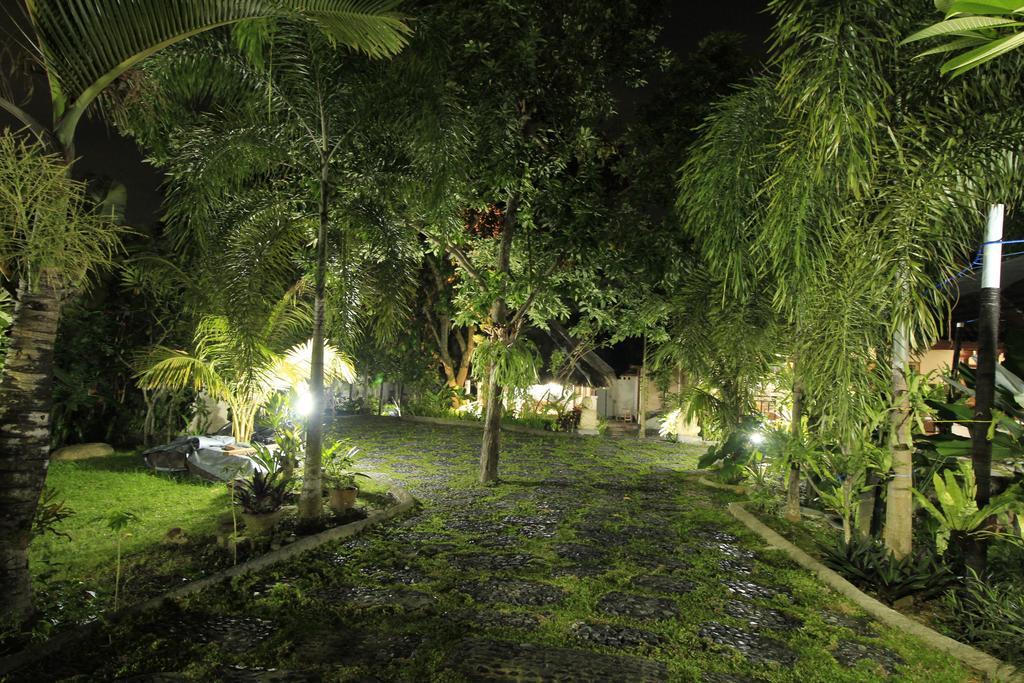 Villa Bale Seni Матарам Экстерьер фото