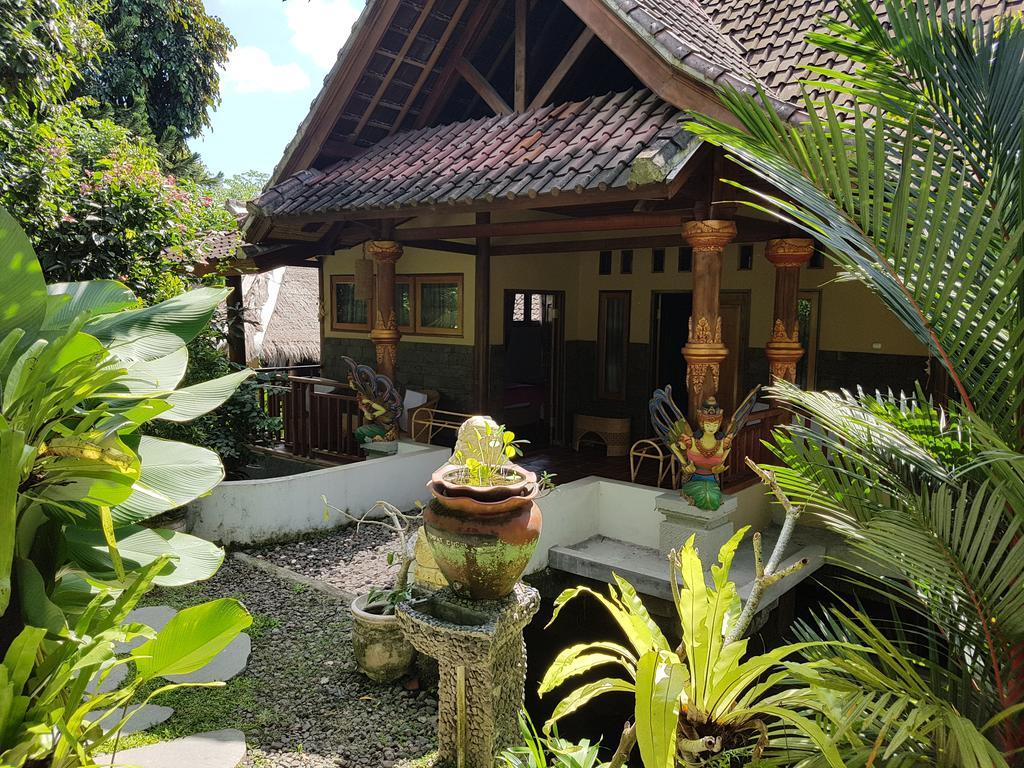 Villa Bale Seni Матарам Экстерьер фото