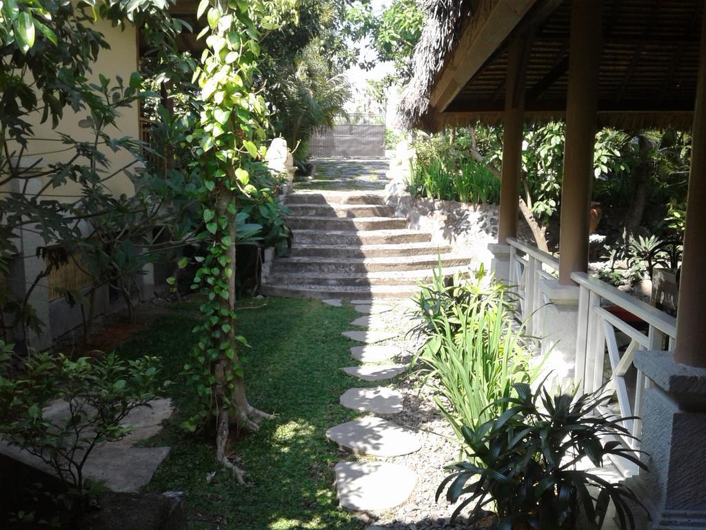 Villa Bale Seni Матарам Экстерьер фото